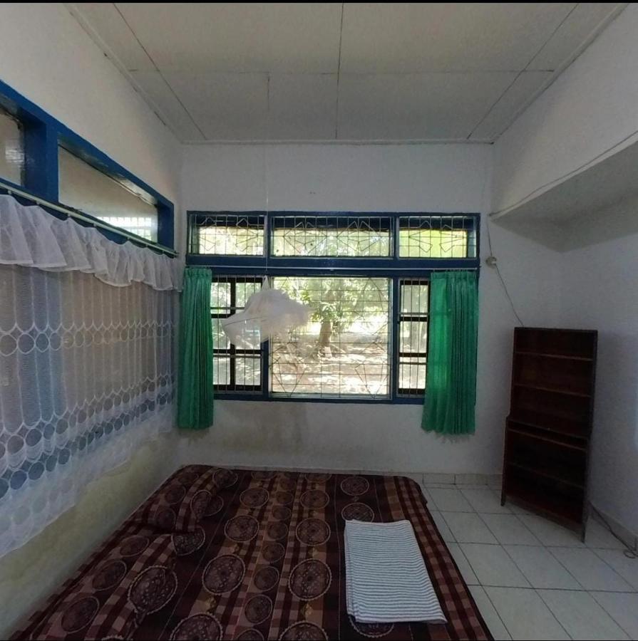 Guest House Dorm Floressa Maumere Luaran gambar